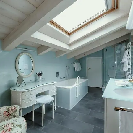 Super Luxurious Duplex Penthouse In Center Chalet *