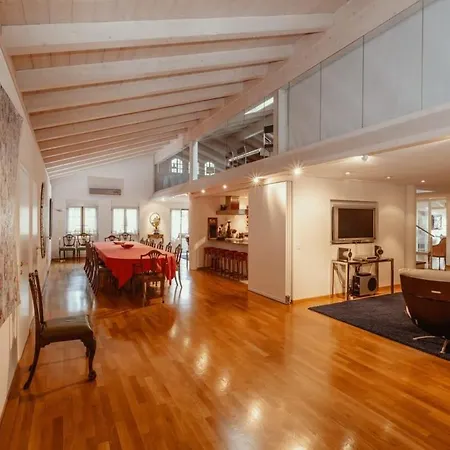 Super Luxurious Duplex Penthouse In Center *