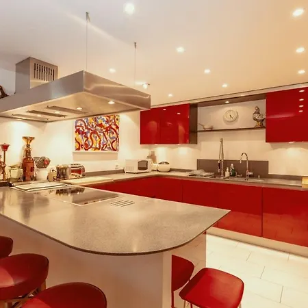 Super Luxurious Duplex Penthouse In Center Chalet
